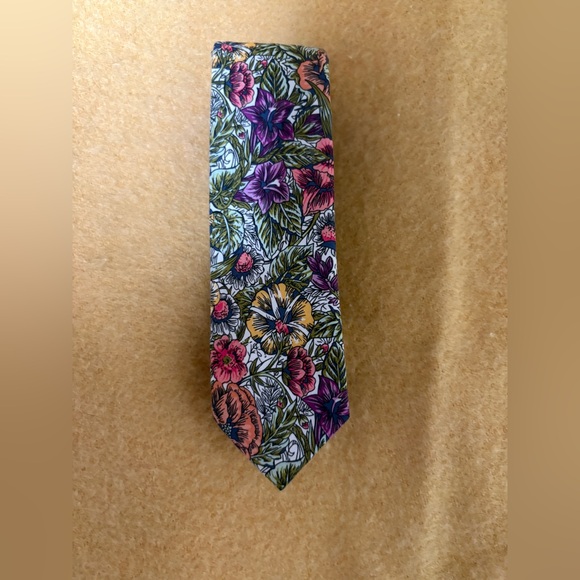 Bespoke Men’s Floral Skinny Tie - Picture 5 of 5